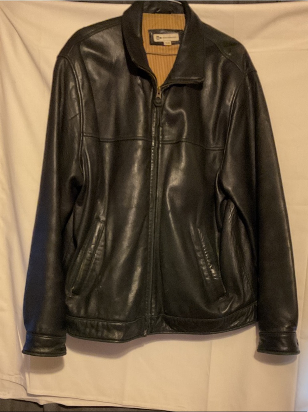 Men's Black Leather Bomber Jacket with Zip - Vintage-Inspired
